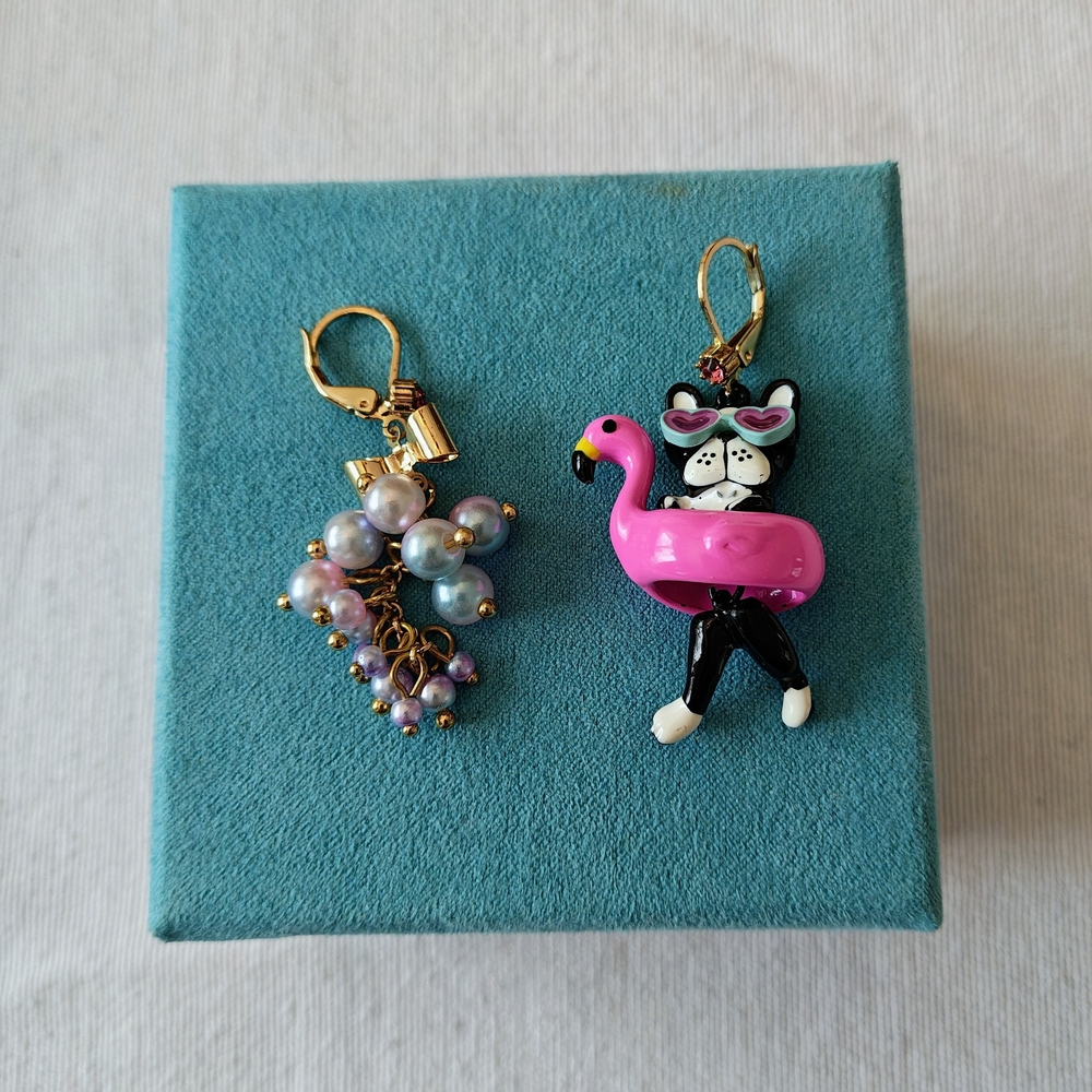NWOT Betsey Johnson Summer Fun Dog Gold-Tone Pearl Cluster and Pink Flamingo